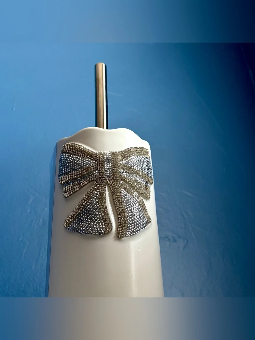 Rachel Zoe White Ceramic Rhinestone Bow Toilet Brush Wand Bling Holder Bathroom